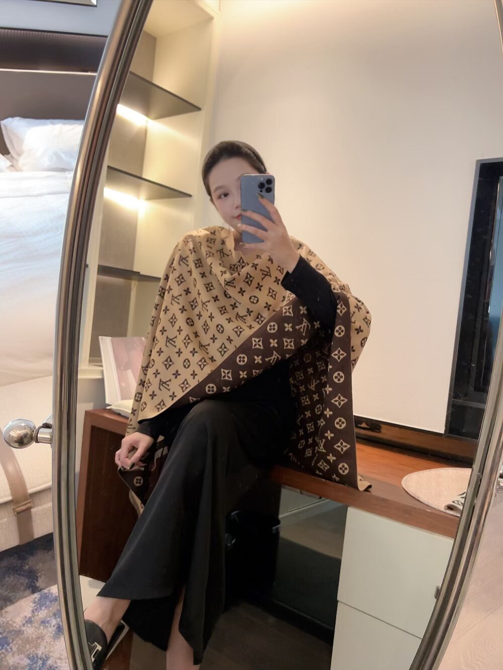 23$ LV Scarf Material Cashmere size 180 x 65 cm 4690 LGZ2 gallery