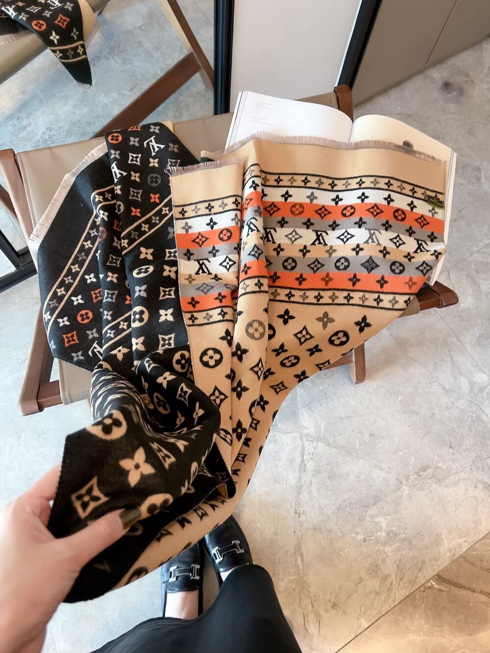 23$ LV Scarf Material Cashmere size 180 x 65 cm 4690 LGZ2 gallery