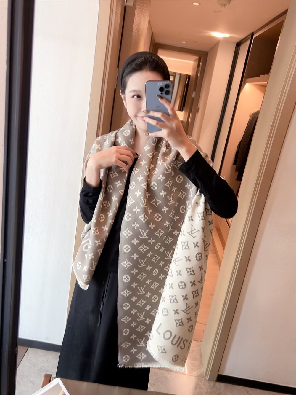 23$ LV Scarf Material Cashmere size 180 x 65 cm 4690 LGZ2 gallery