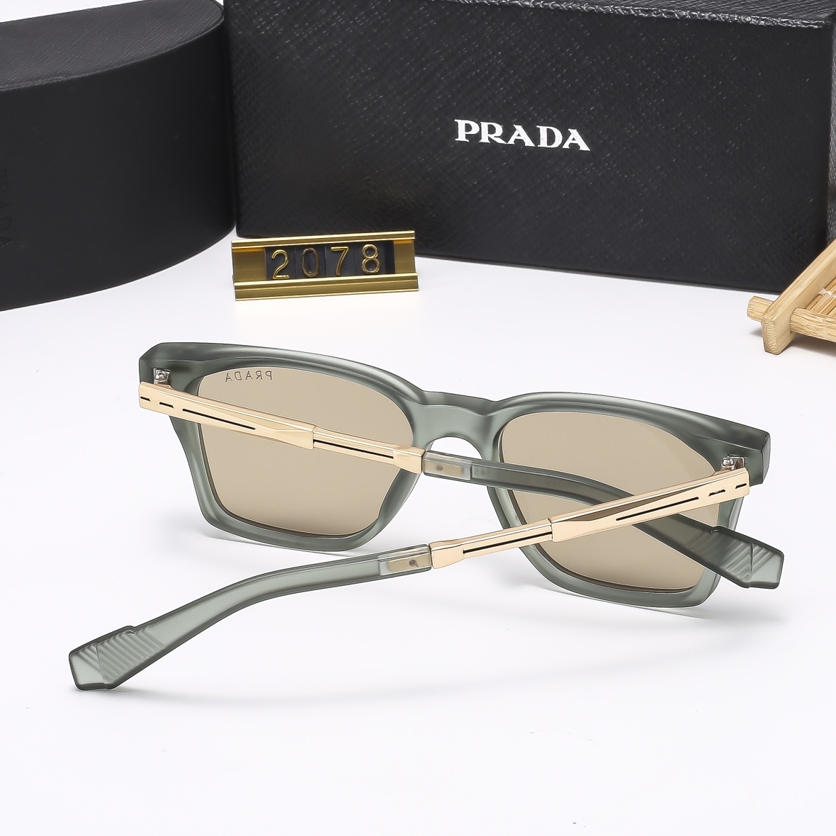 24$ new_dh PRADA 2078 40175612631 FF19 gallery