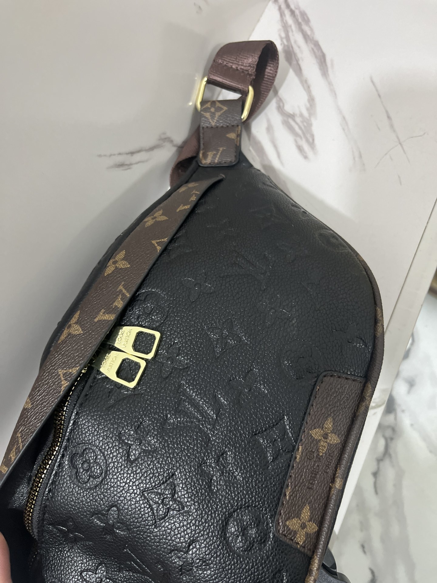 25$ LV 3918 Shoulder bag size 44x18x8 cm 7768 BY3465 gallery