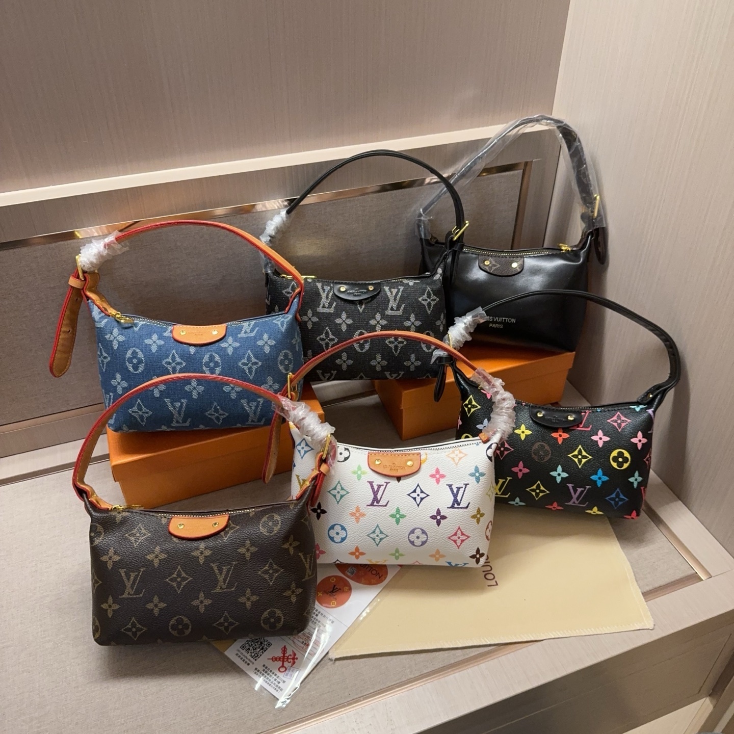 25$ LV Shoulder bag size 19x12x6 cm 8716 BY3553 gallery