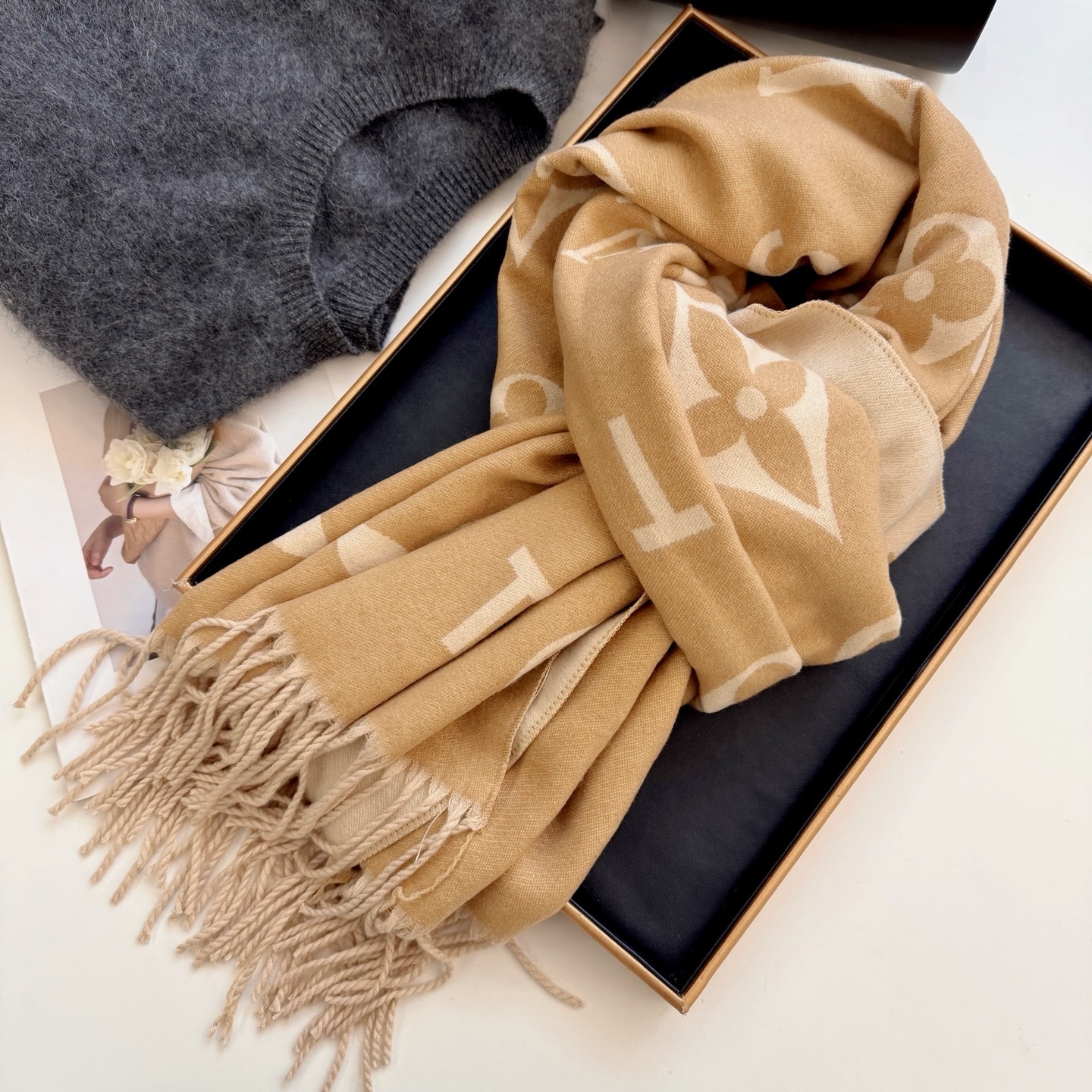 25$ Louis Vuitton Alpaca Scarf Wrap Size 65x180cm 7960 MDL28 gallery