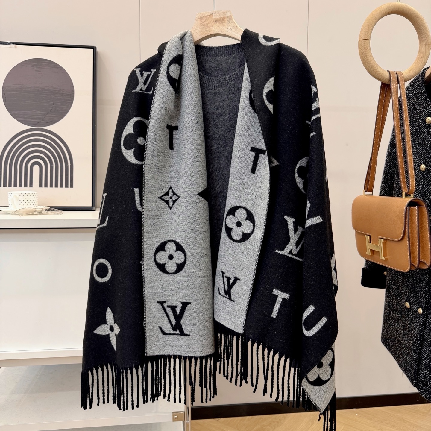 25$ Louis Vuitton Alpaca Scarf Wrap Size 65x180cm 7960 MDL28 gallery