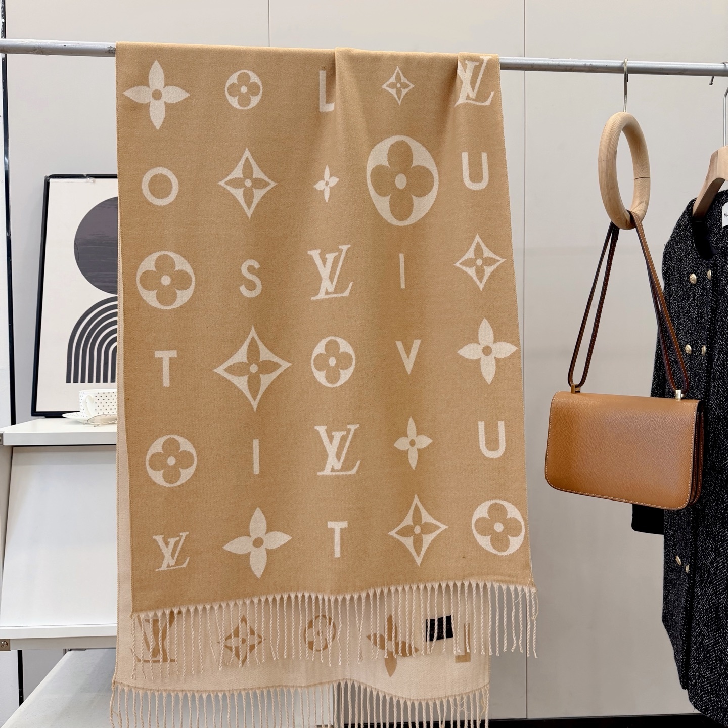 25$ Louis Vuitton Alpaca Scarf Wrap Size 65x180cm 7960 MDL28 gallery