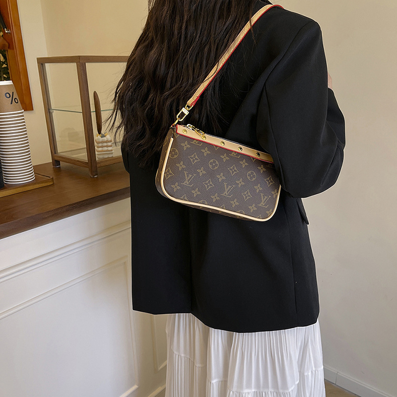 25$ dh LV 133 Shoulder bag size 23X14X5 cm 60573812758 BY2355 gallery