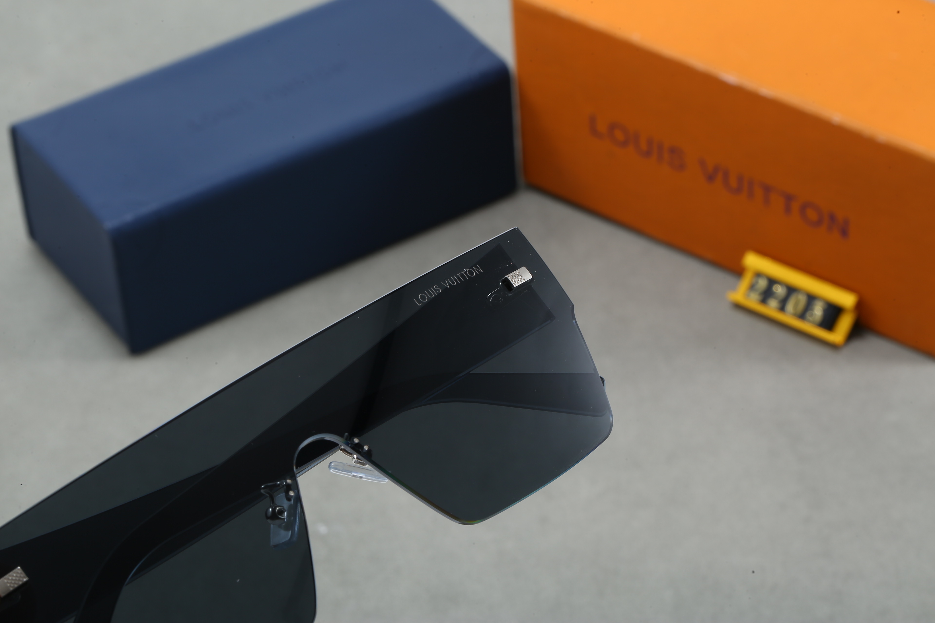 25$ lv Sunglasses with box 3950 YJQ472 gallery