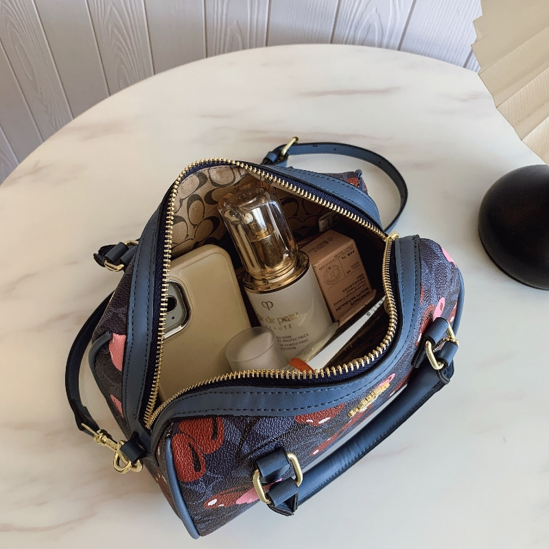 26$ COACH 085 Shoulder bag size 22x16x11 cm 1984 BY2713 gallery