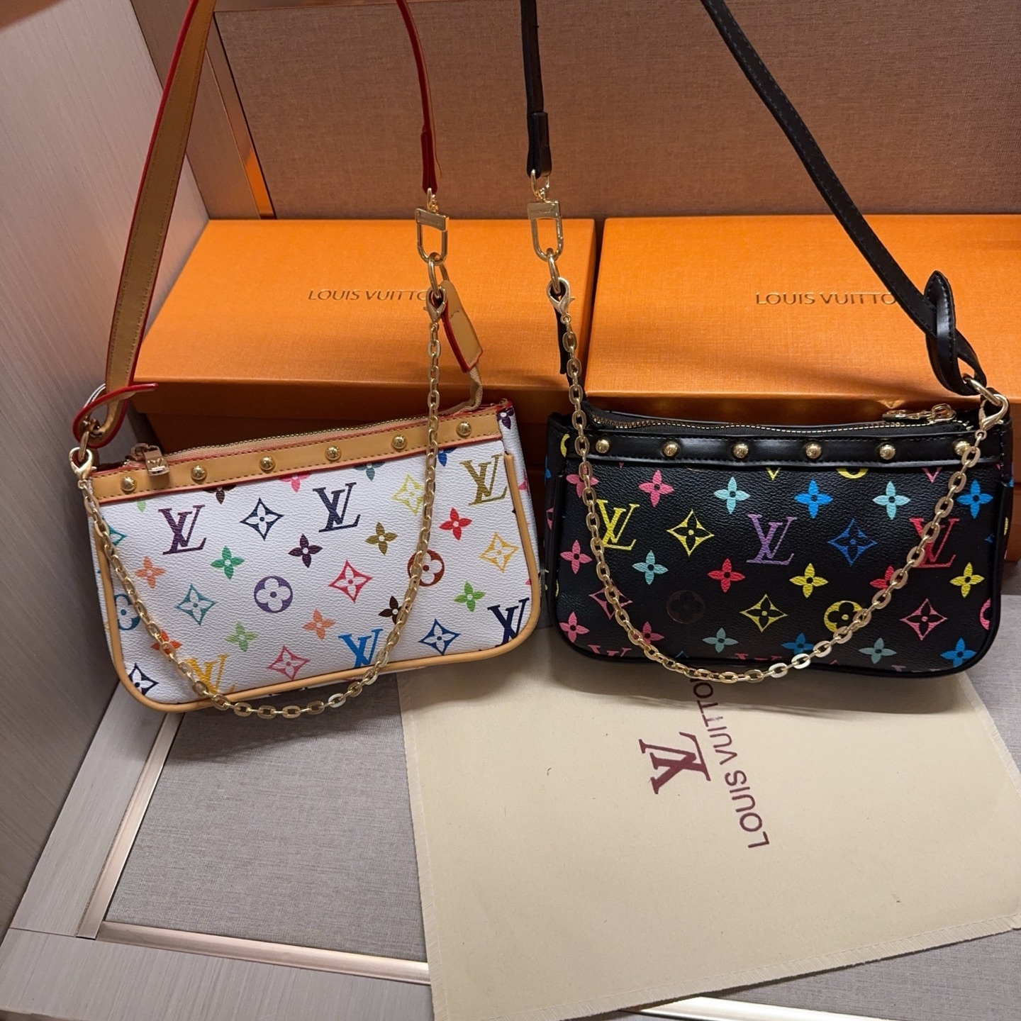 26$ LV 32118 Shoulder bag size 22x13x6 cm 6766 BY3459 gallery