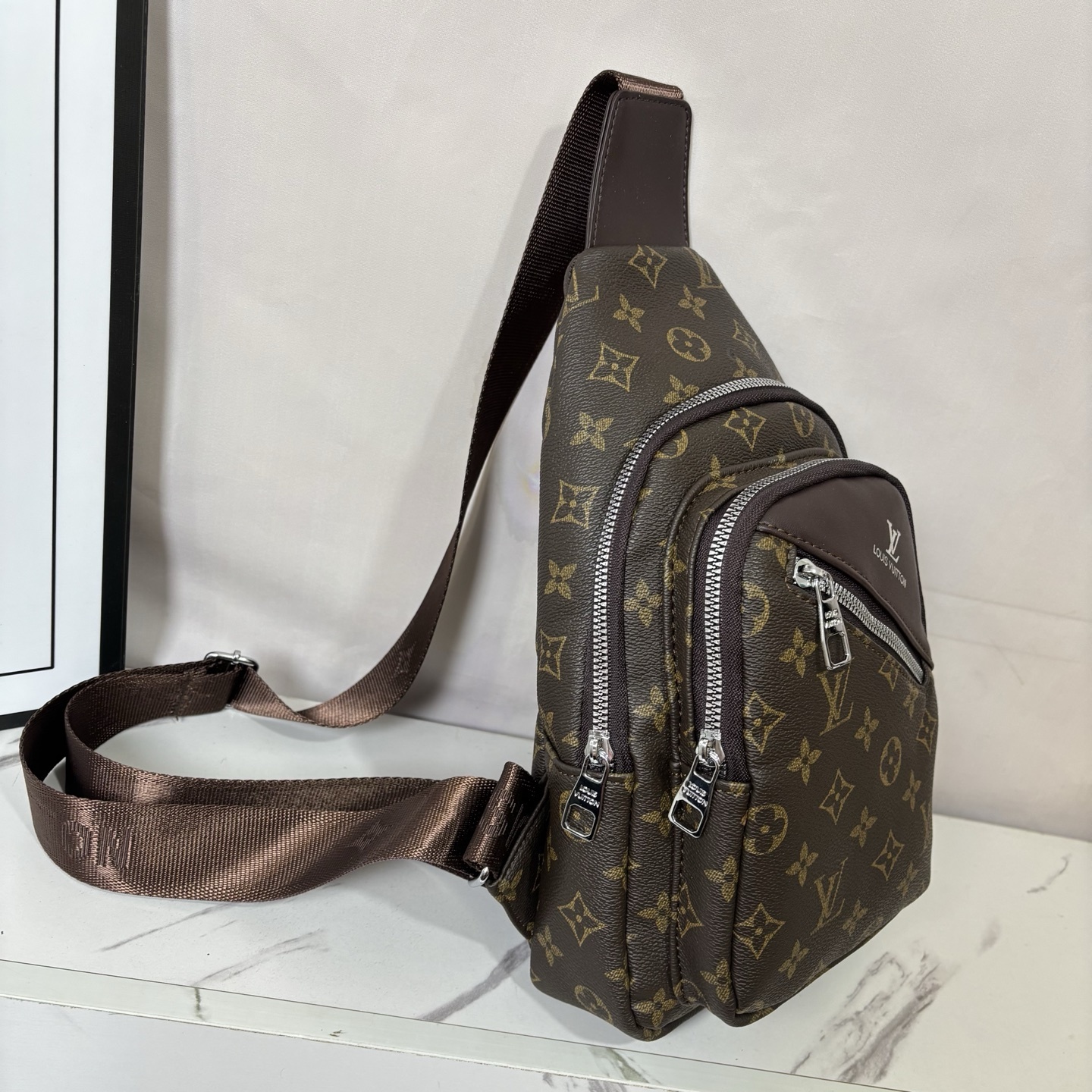 26$ LV 3959 Shoulder bag size 18x31x6 cm 5810 BY3473 gallery
