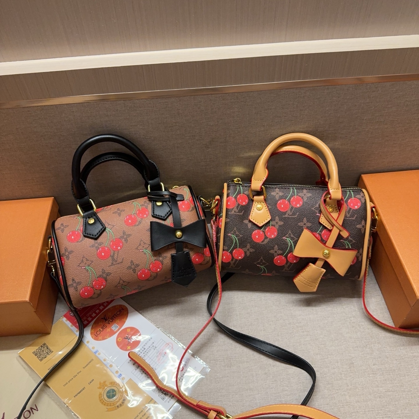 26$ LV 8773 Shoulder bag size 19x12x6 cm 9884 BY3515 gallery