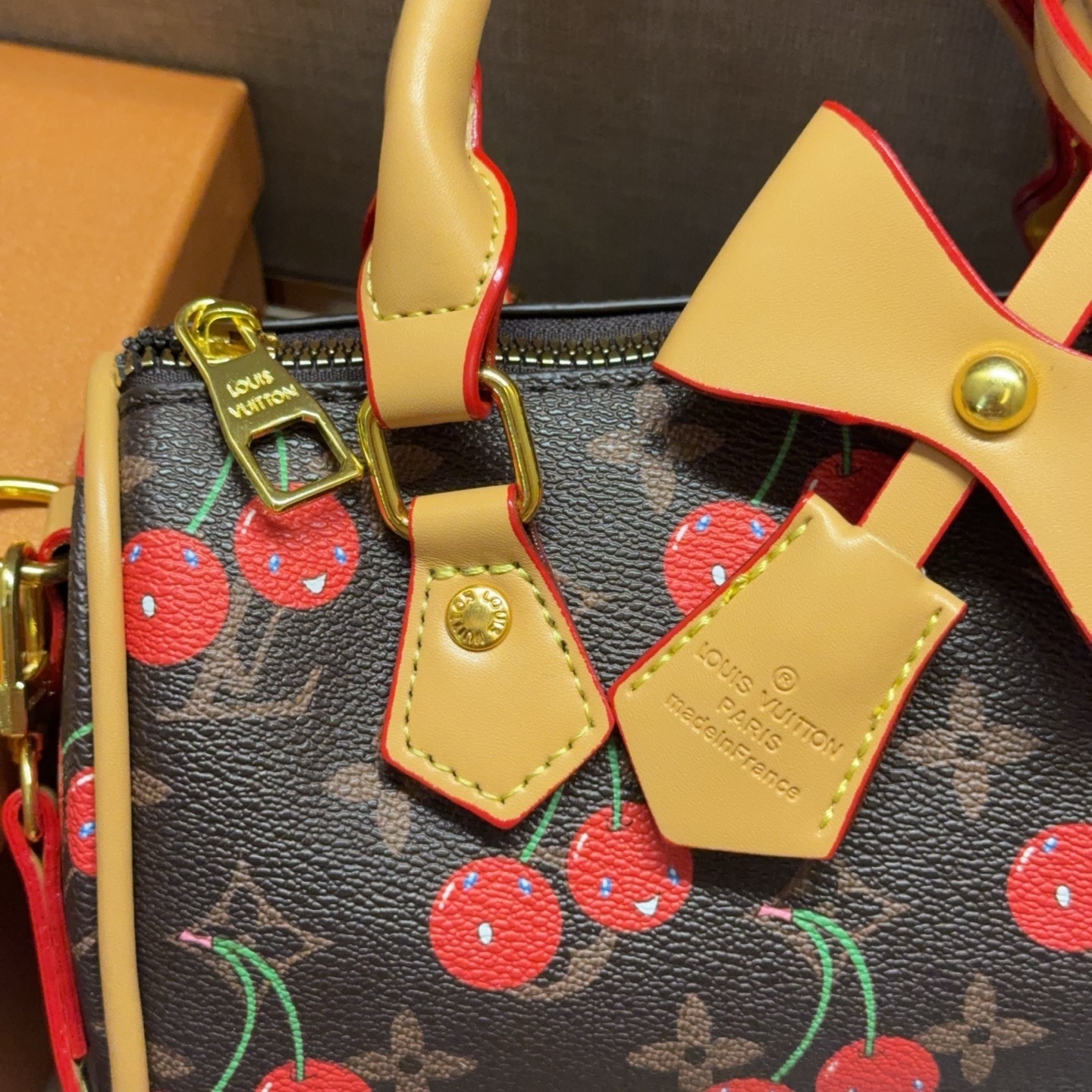 26$ LV 8773 Shoulder bag size 19x12x6 cm 9884 BY3515 gallery