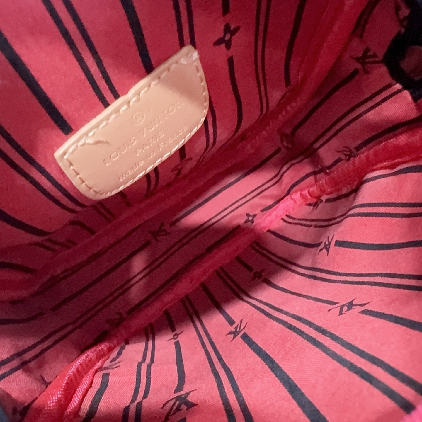 26$ LV 9401 Shoulder bag size 16x22x6 cm 9882 BY3527 gallery