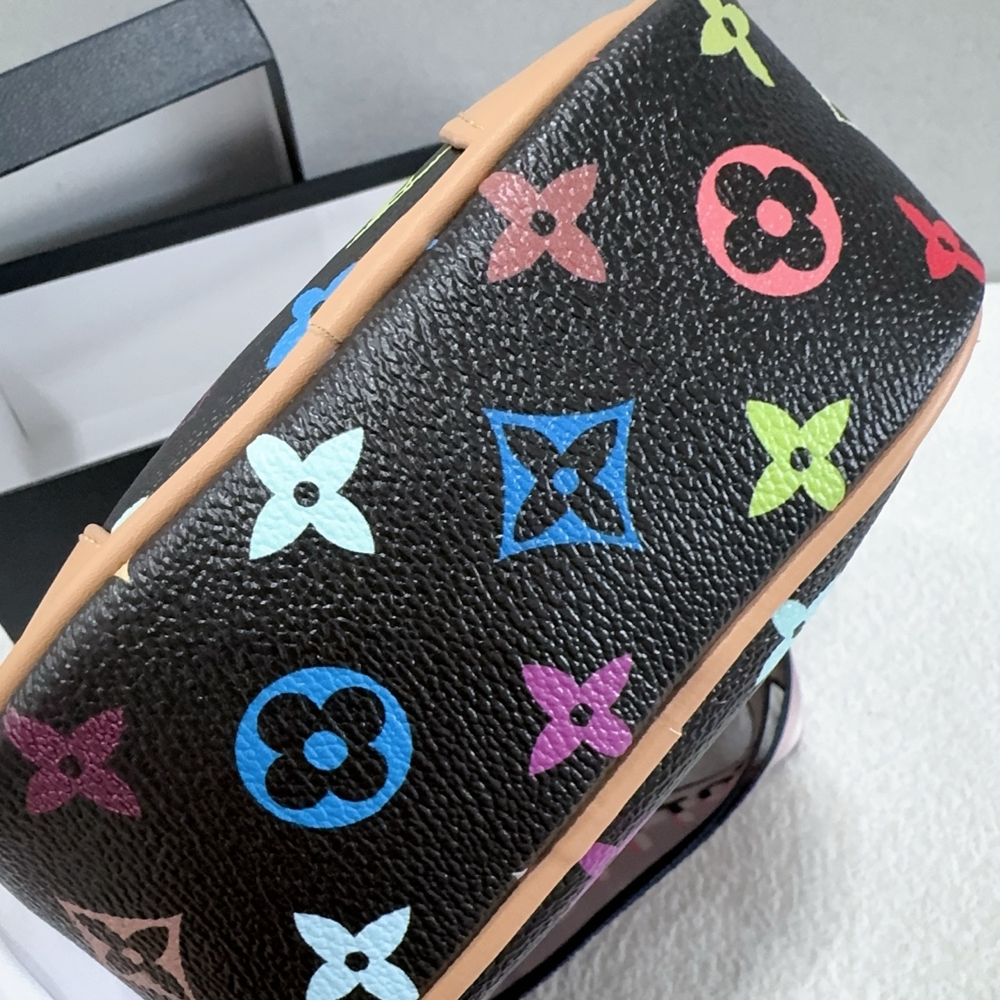 26$ LV 9401 Shoulder bag size 16x22x6 cm 9882 BY3527 gallery