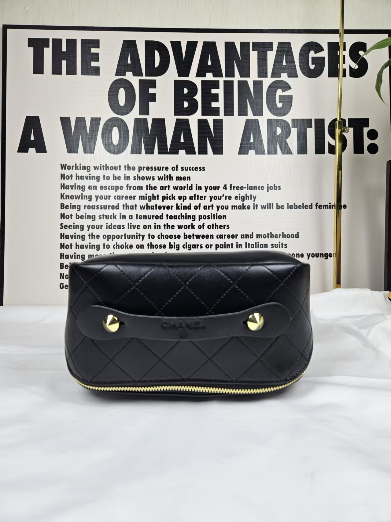 27$ CHANEL Shoulder bag 2878 BY3021 gallery