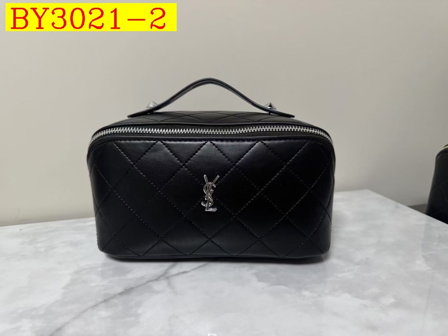 27$ CHANEL Shoulder bag 2878 BY3021 gallery