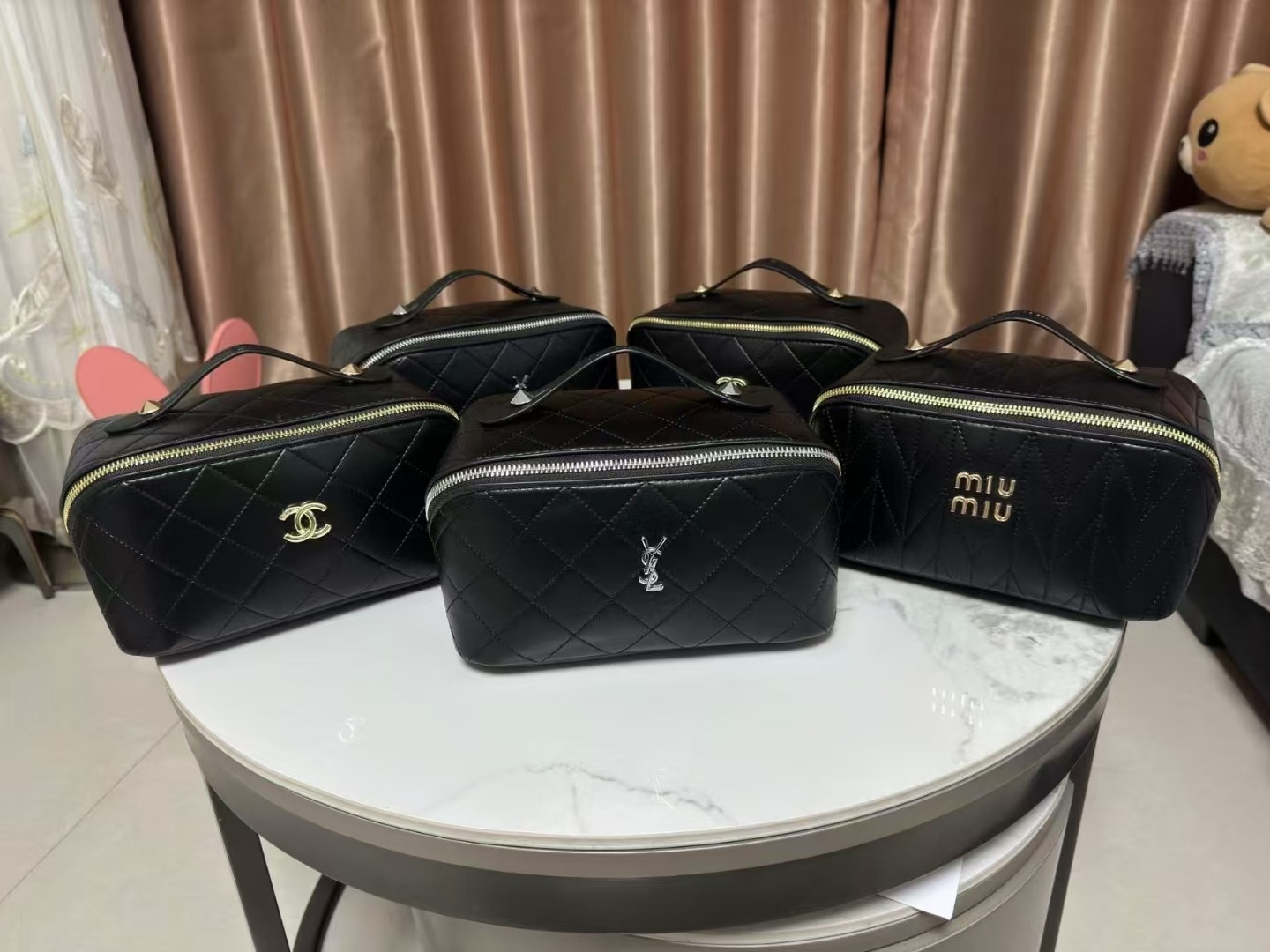 27$ CHANEL Shoulder bag 2878 BY3021 gallery