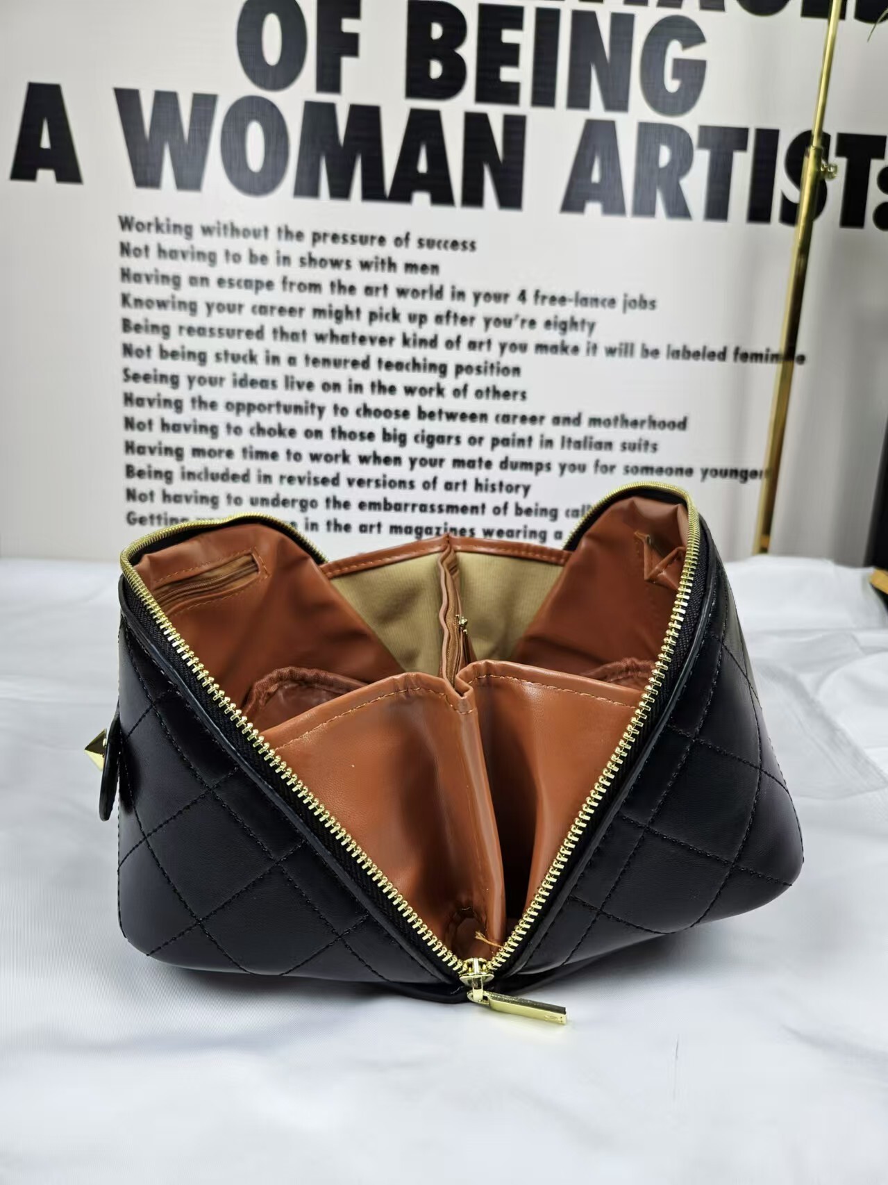 27$ CHANEL Shoulder bag 2878 BY3021 gallery