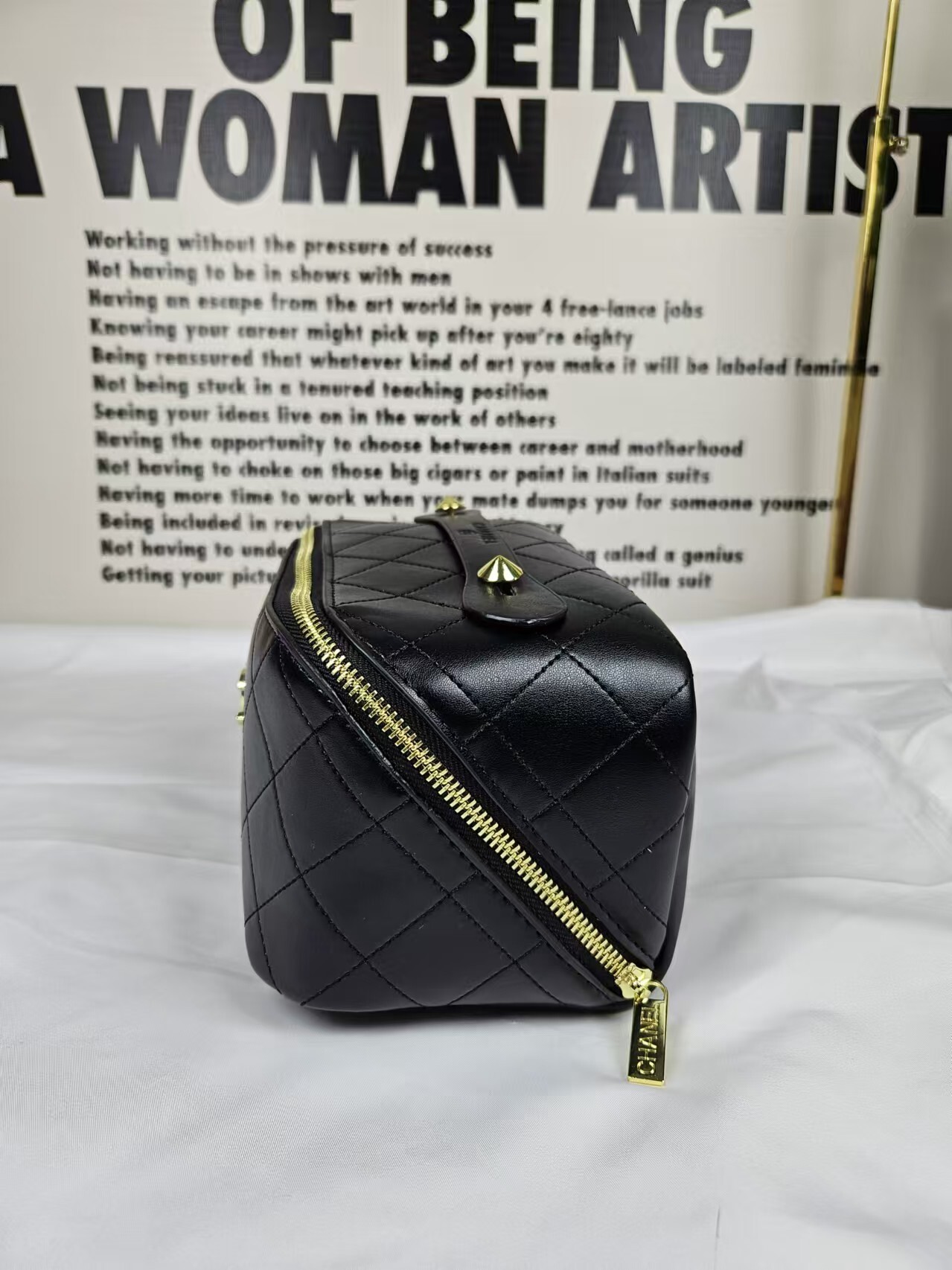 27$ CHANEL Shoulder bag 2878 BY3021 gallery