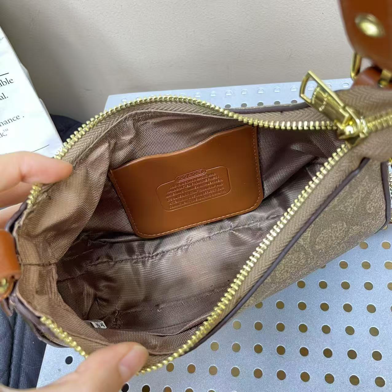 27$ COACH 80607 Shoulder bag size 22x17x8 cm shoupin 9904 BY3323 gallery