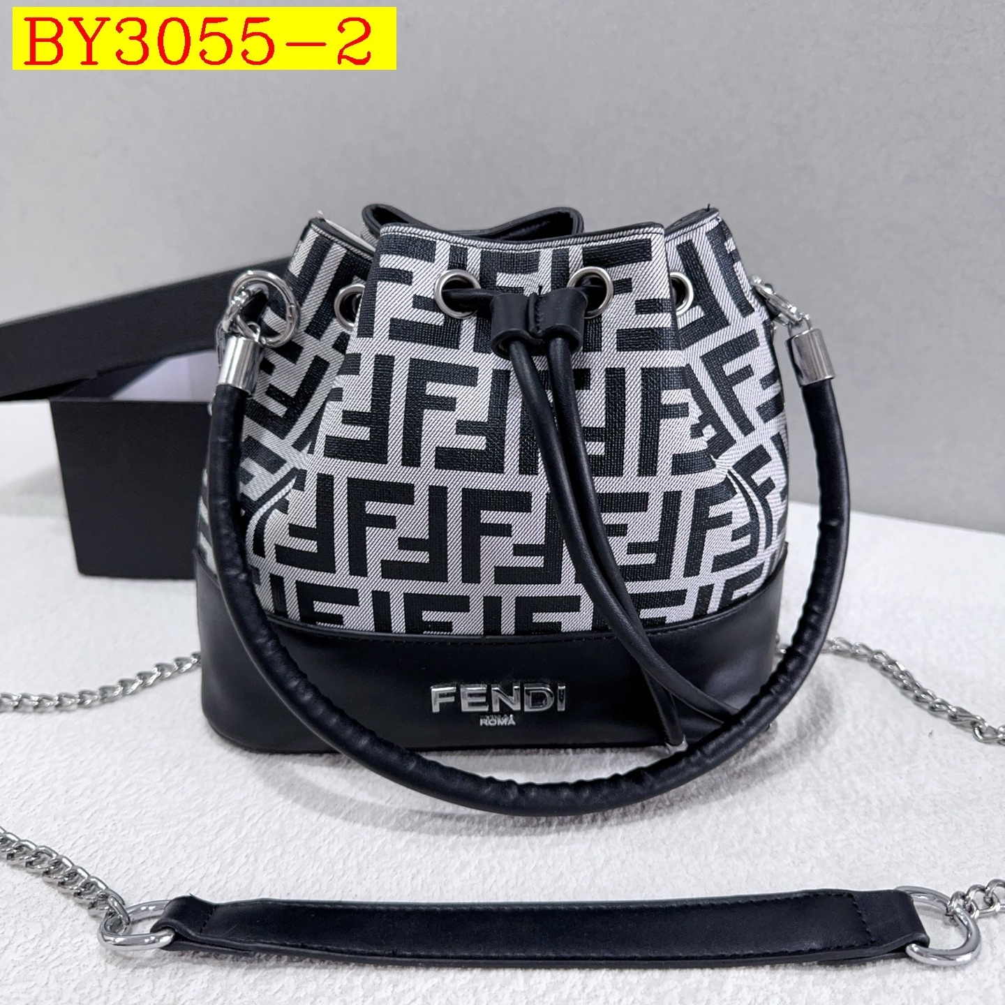 FENDI 2037 Shoulder bag size 22x19x10 cm 0846 BY3055 gallery