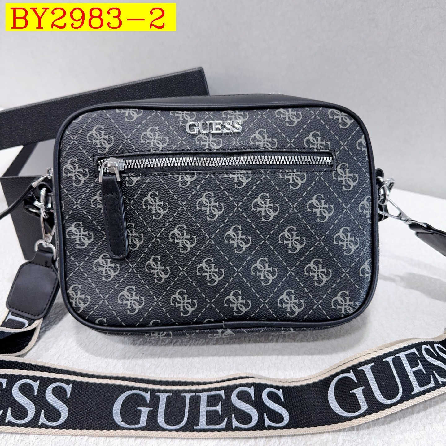 27$ GUESS 9358 Shoulder bag size 24x17x7 cm 5982 BY2983 gallery