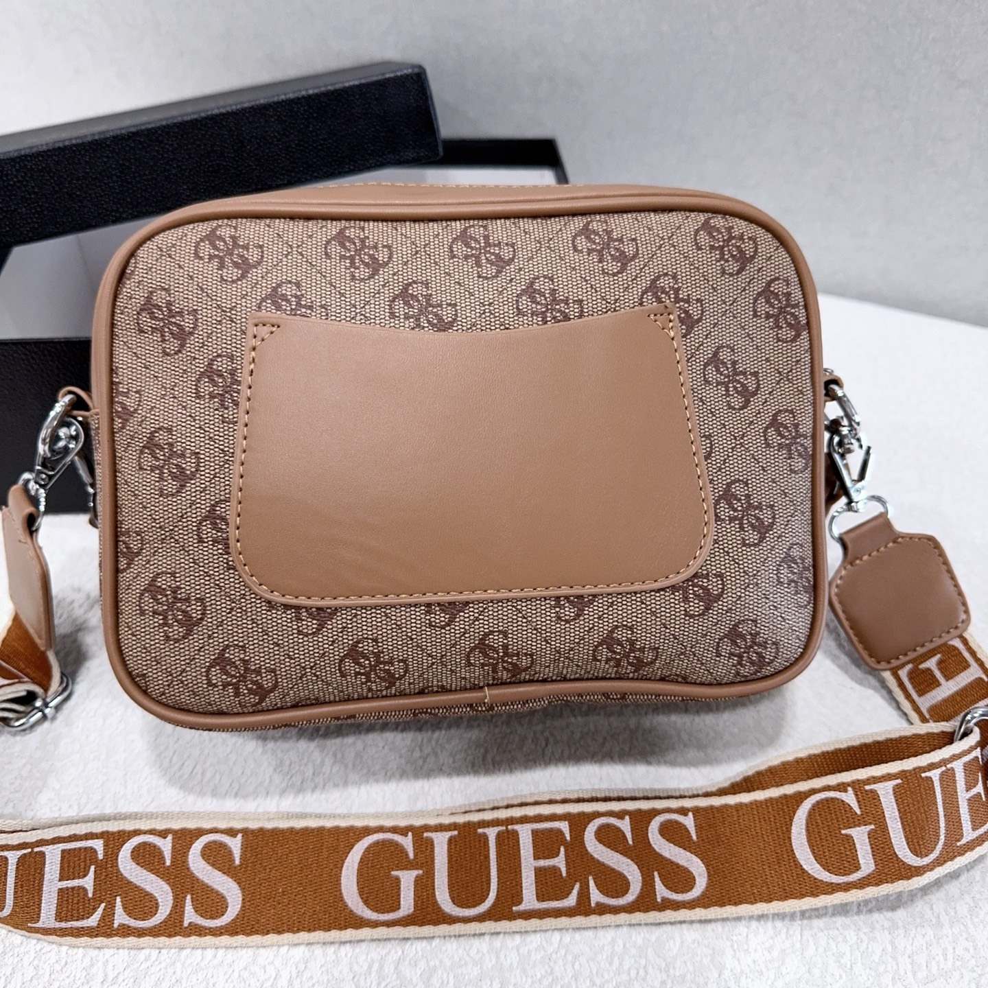 27$ GUESS 9358 Shoulder bag size 24x17x7 cm 5982 BY2983 gallery