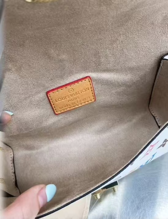 27$ LV 139 Shoulder bag size 20x5x10 cm 7970 BY3453 gallery