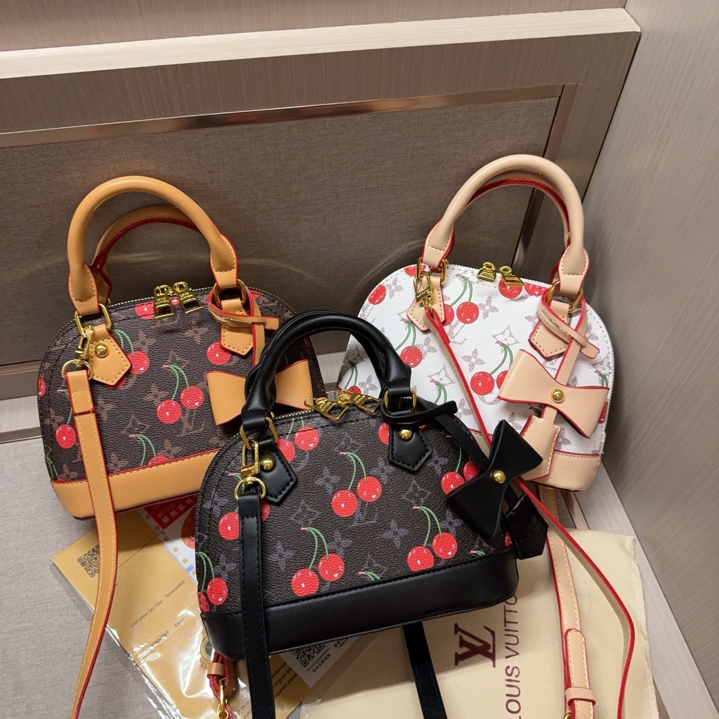 27$ LV 7174 Shoulder bag size 22x15x8 cm 6808 BY3509 gallery