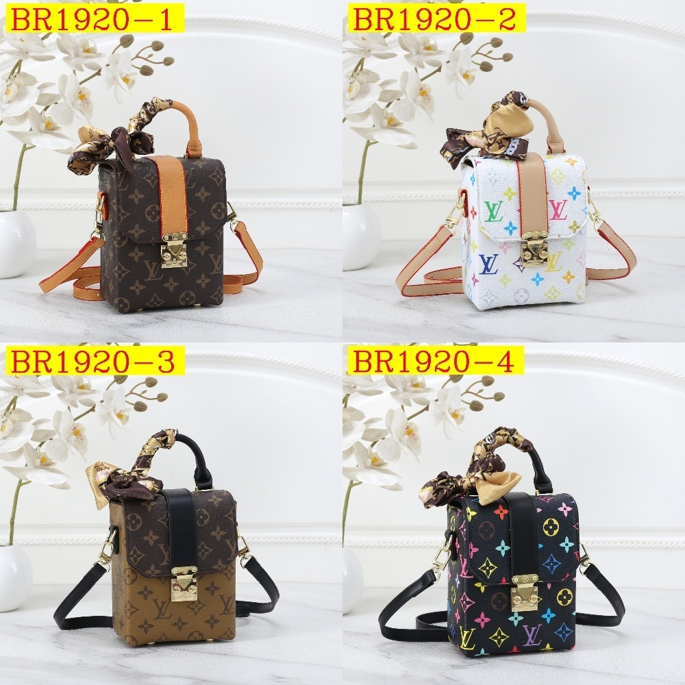 27$ LV 8898 Shoulder bag size 17X14X8 cm 817070 BR1920 gallery