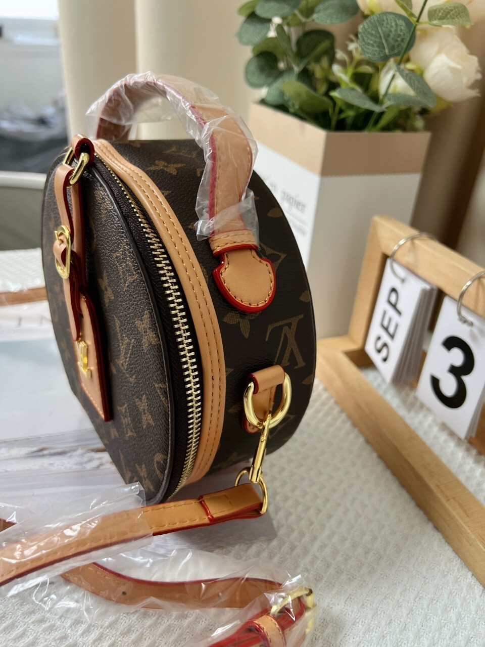 27$ LV Shoulder bag size 18x7x19 cm 2910 BY3547 gallery