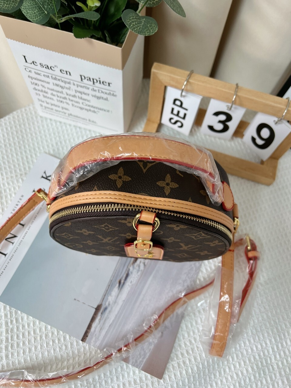 27$ LV Shoulder bag size 18x7x19 cm 2910 BY3547 gallery