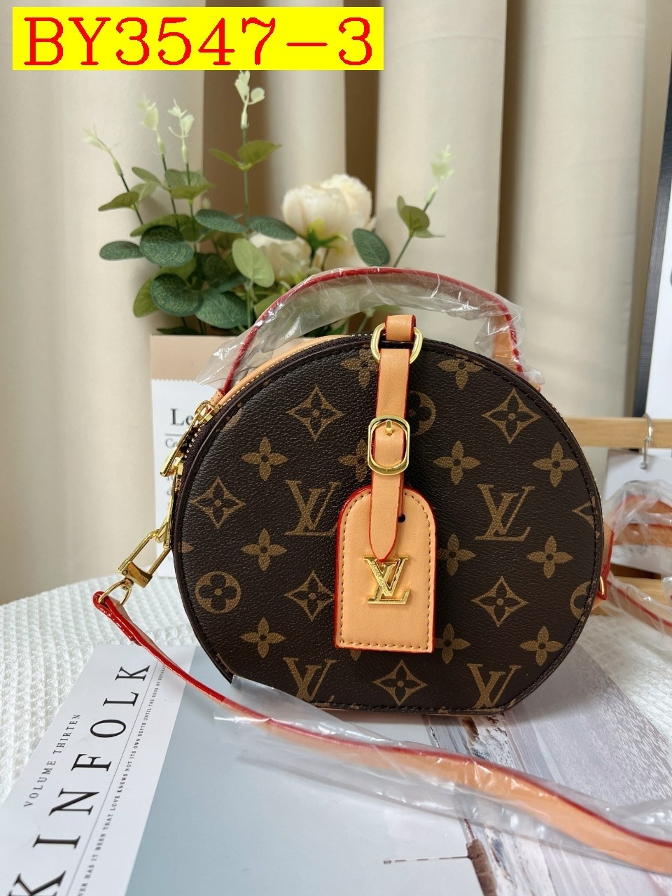 27$ LV Shoulder bag size 18x7x19 cm 2910 BY3547 gallery