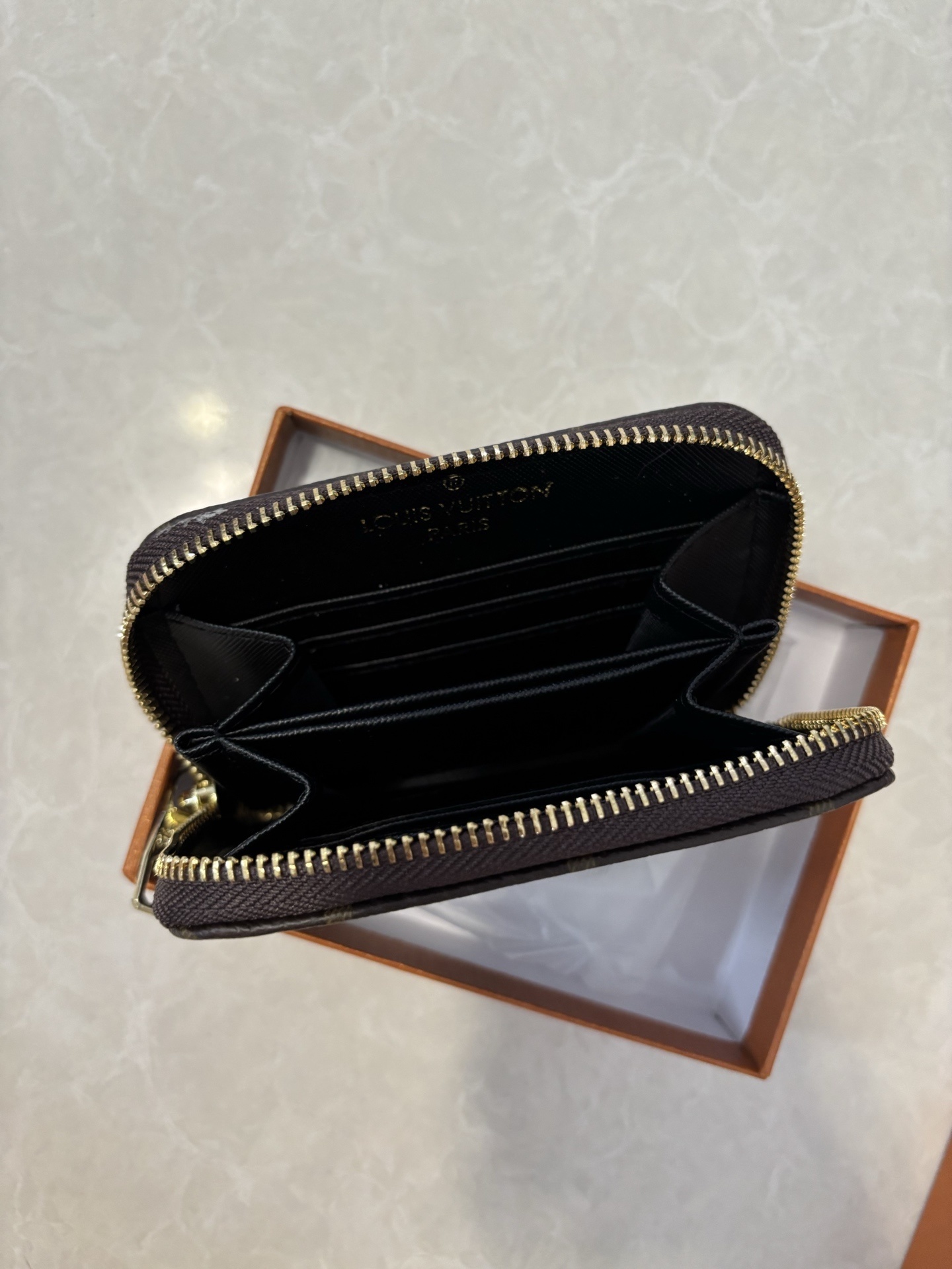 27$ LV Wallet size 12x10x2cm 2562 BYA987 gallery