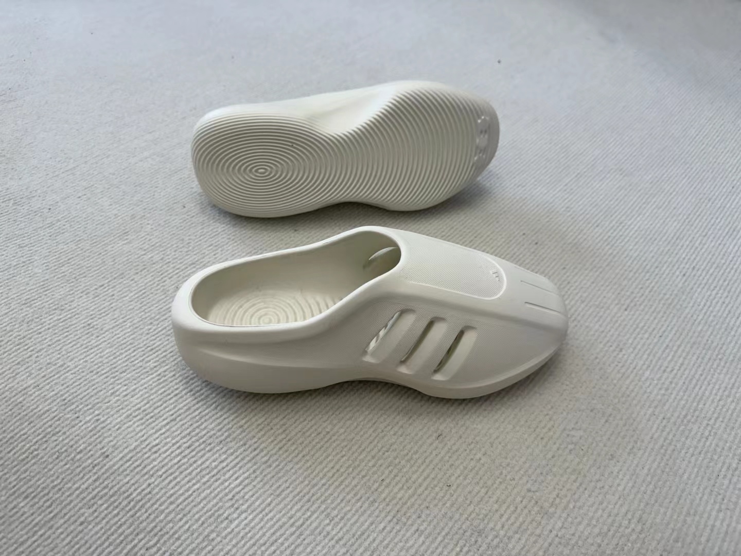 27$ adidas Slippers size 40-45 1664 XWZ12 gallery