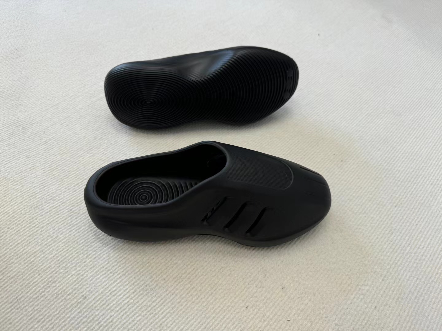27$ adidas Slippers size 40-45 1664 XWZ12 gallery