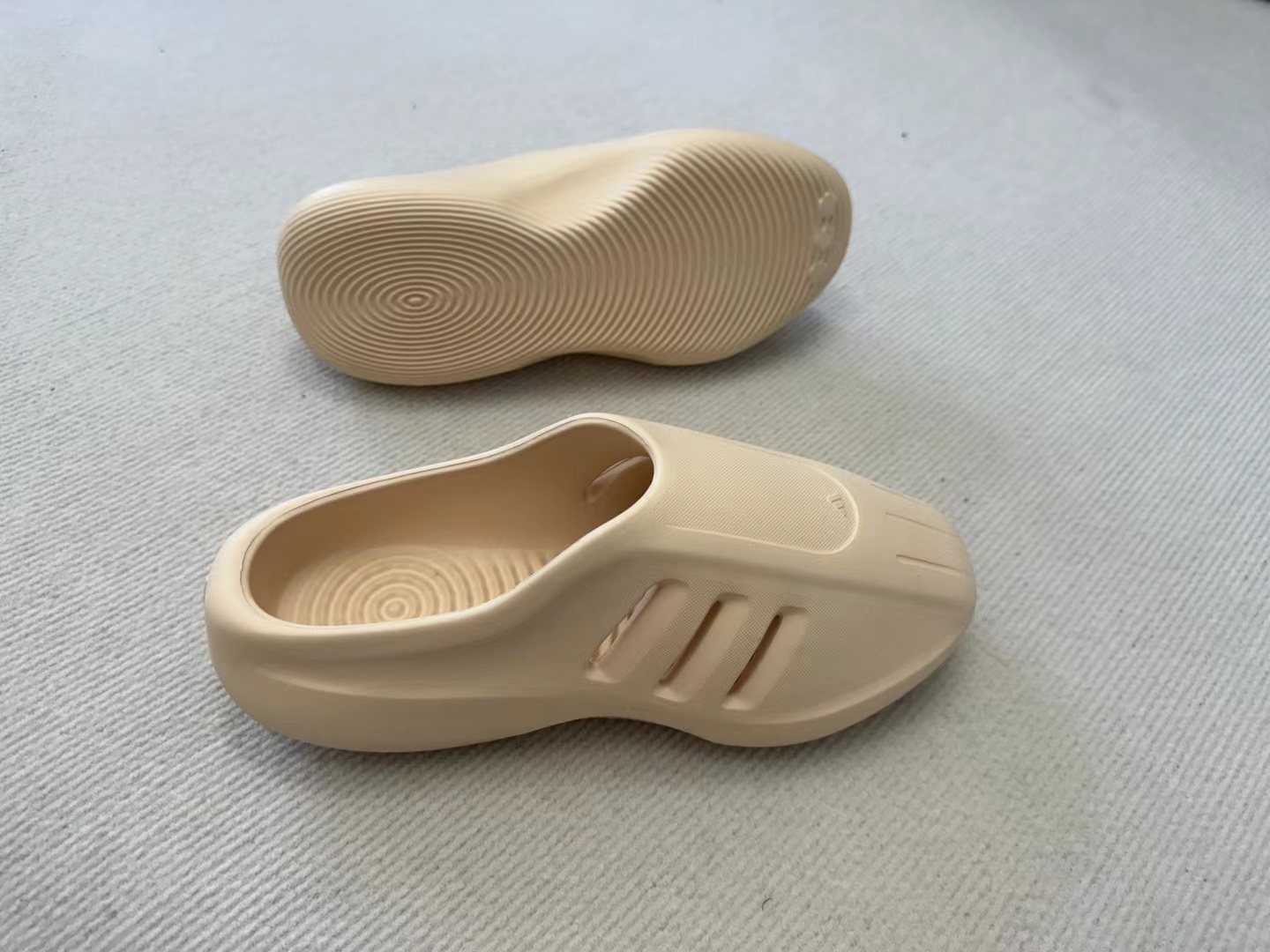 27$ adidas Slippers size 40-45 1664 XWZ12 gallery