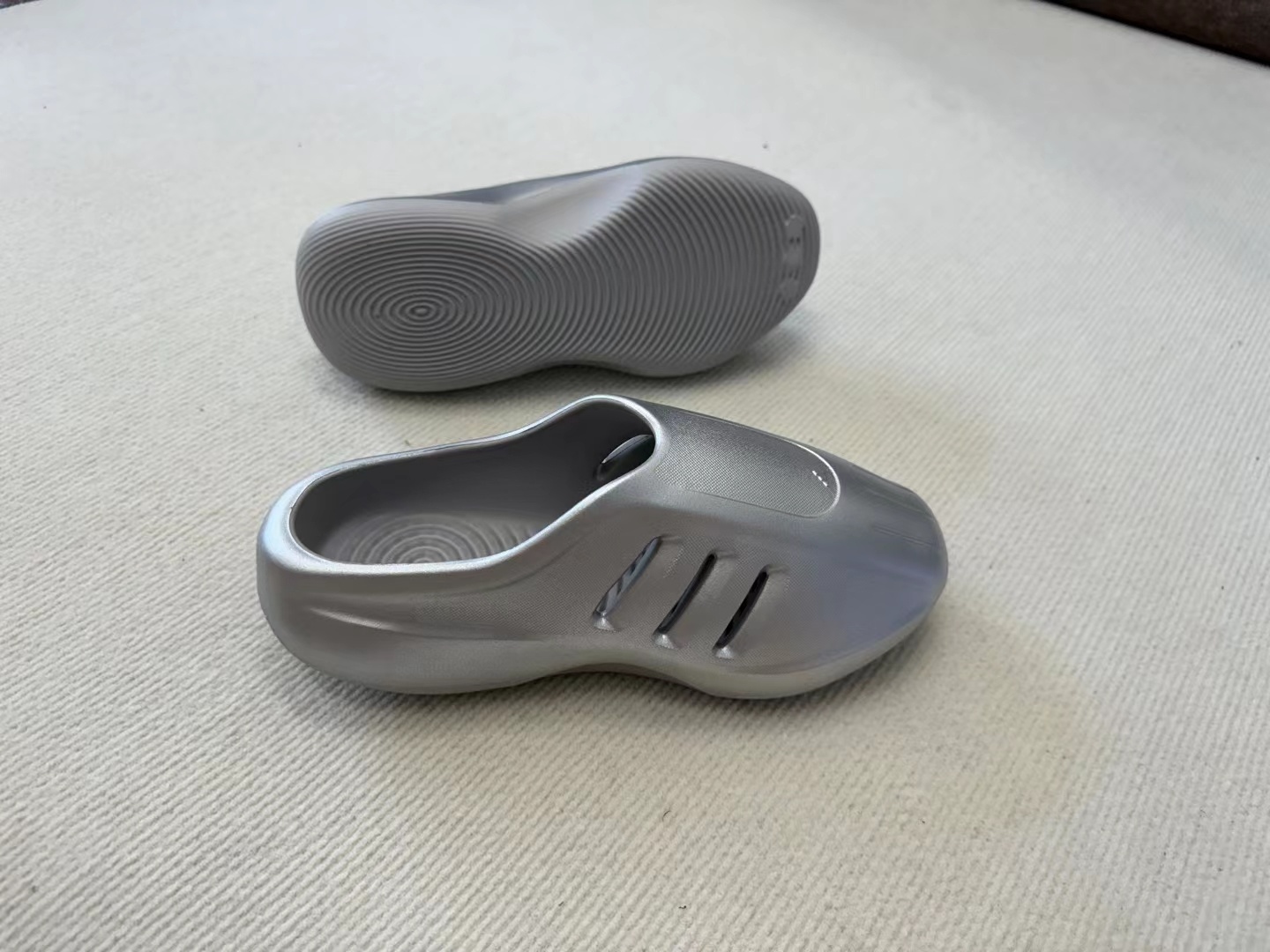 27$ adidas Slippers size 40-45 1664 XWZ12 gallery