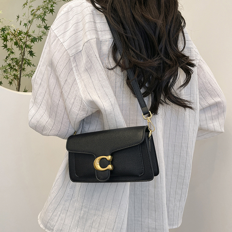 27$ dh COACH 116 Shoulder bag size 21X11X5 cm 80571612878 BY2173 gallery