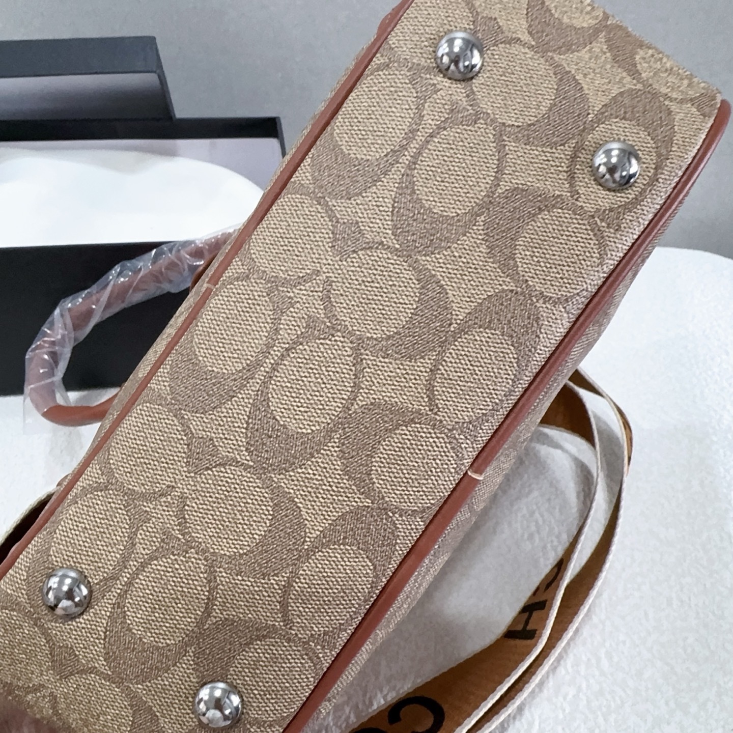 28$ COACH 9362 Shoulder bag size 26x17x8 cm 413022 BY3331 gallery