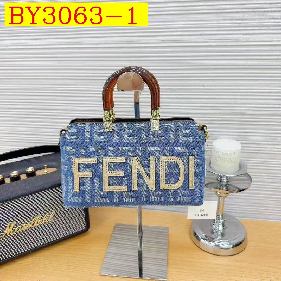 28$ FENDI 9005 Shoulder bag size 23x9x15 cm 010010 BY3063 gallery