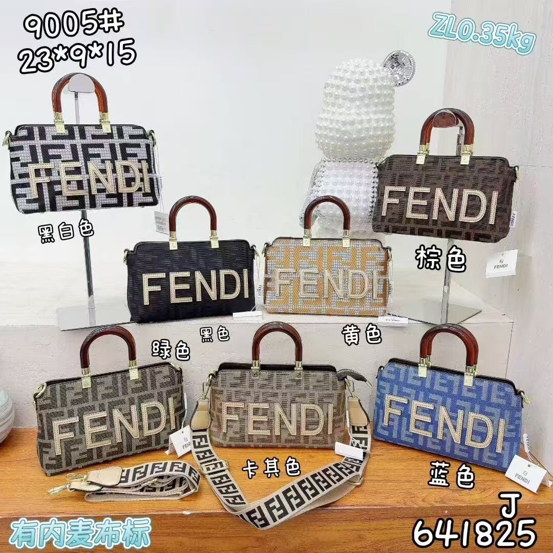 28$ FENDI 9005 Shoulder bag size 23x9x15 cm 010010 BY3063 gallery