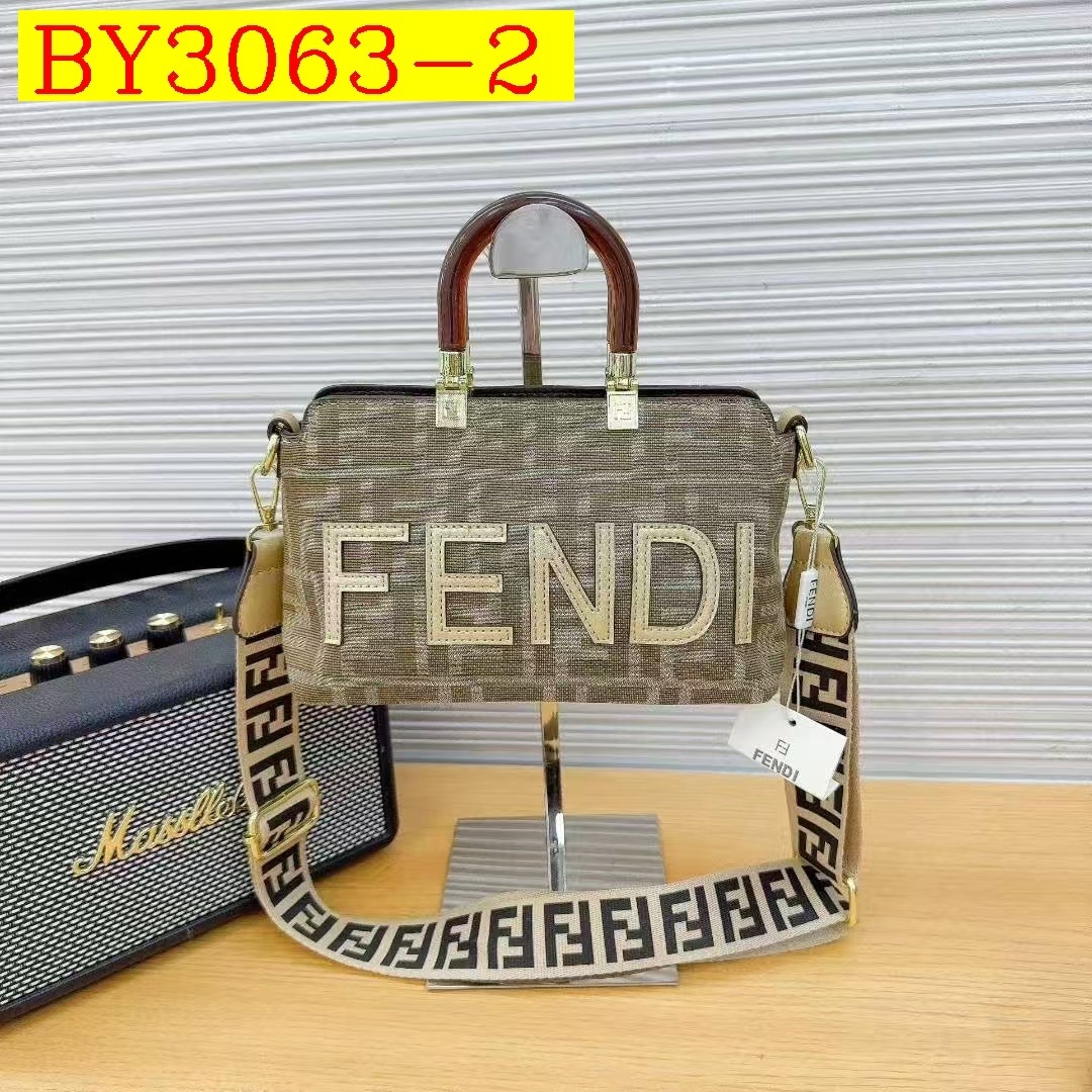 28$ FENDI 9005 Shoulder bag size 23x9x15 cm 010010 BY3063 gallery