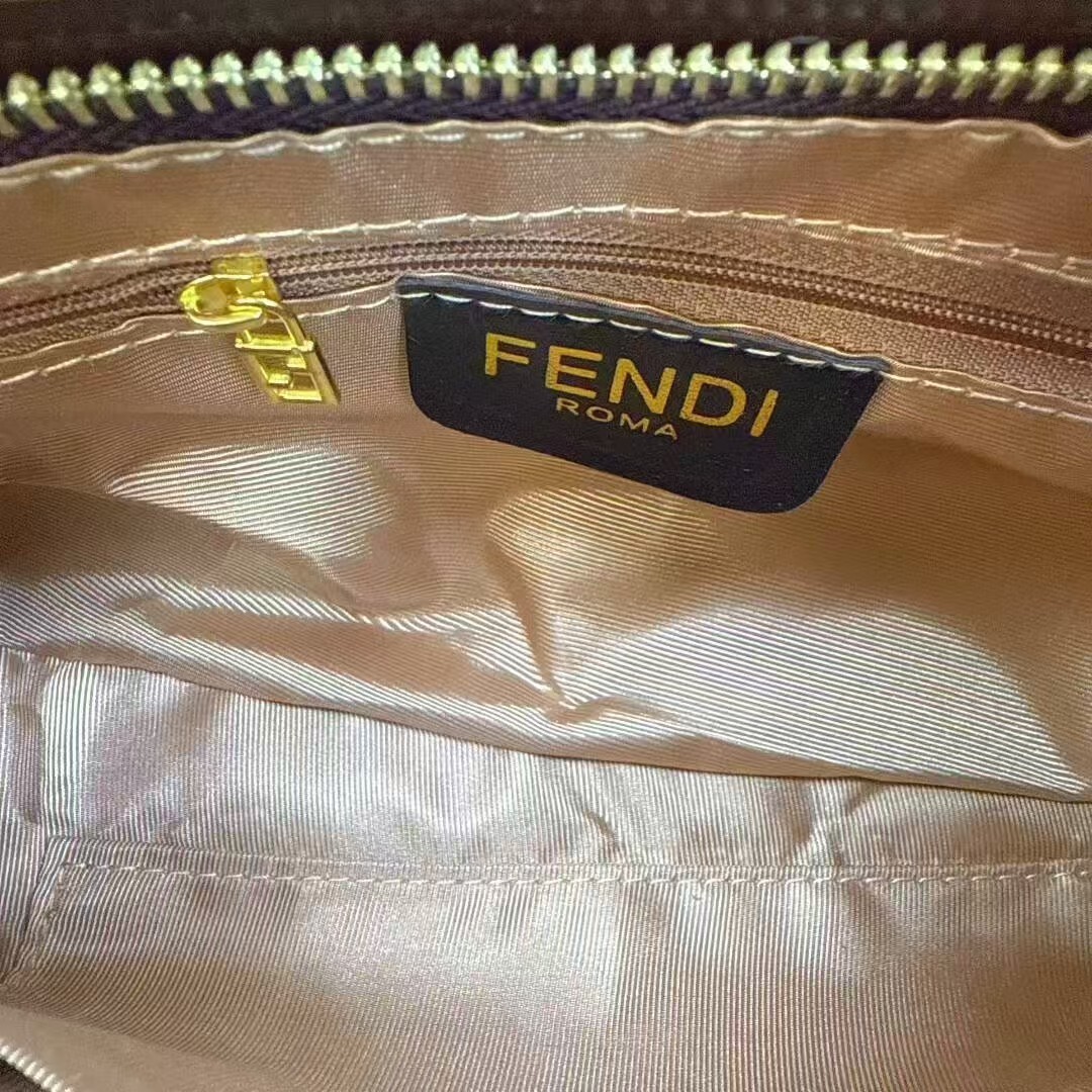 28$ FENDI 9005 Shoulder bag size 23x9x15 cm 010010 BY3063 gallery