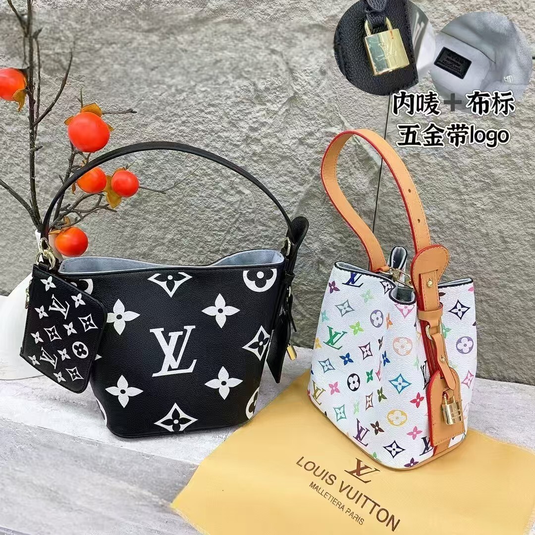 28$ LV 138 Tote bag size 25x12x20 cm 1918 BY3399 gallery