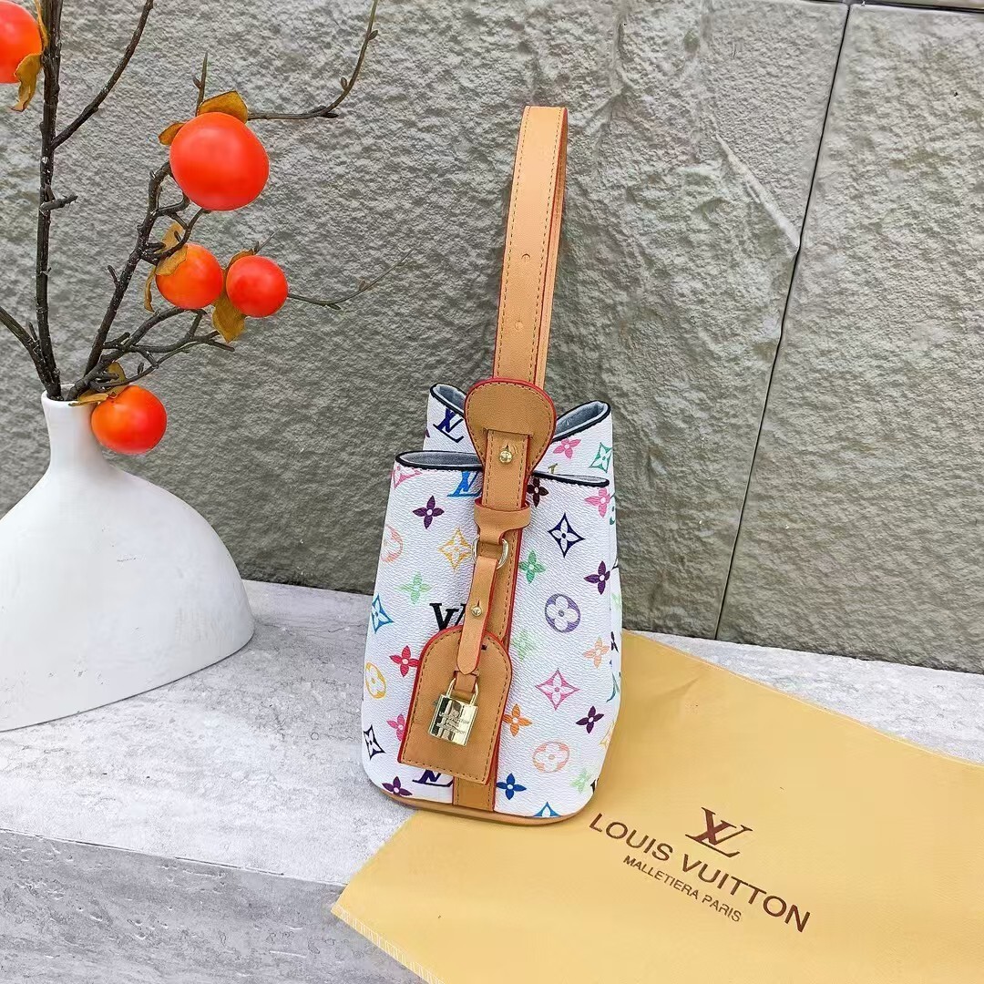 28$ LV 138 Tote bag size 25x12x20 cm 1918 BY3399 gallery