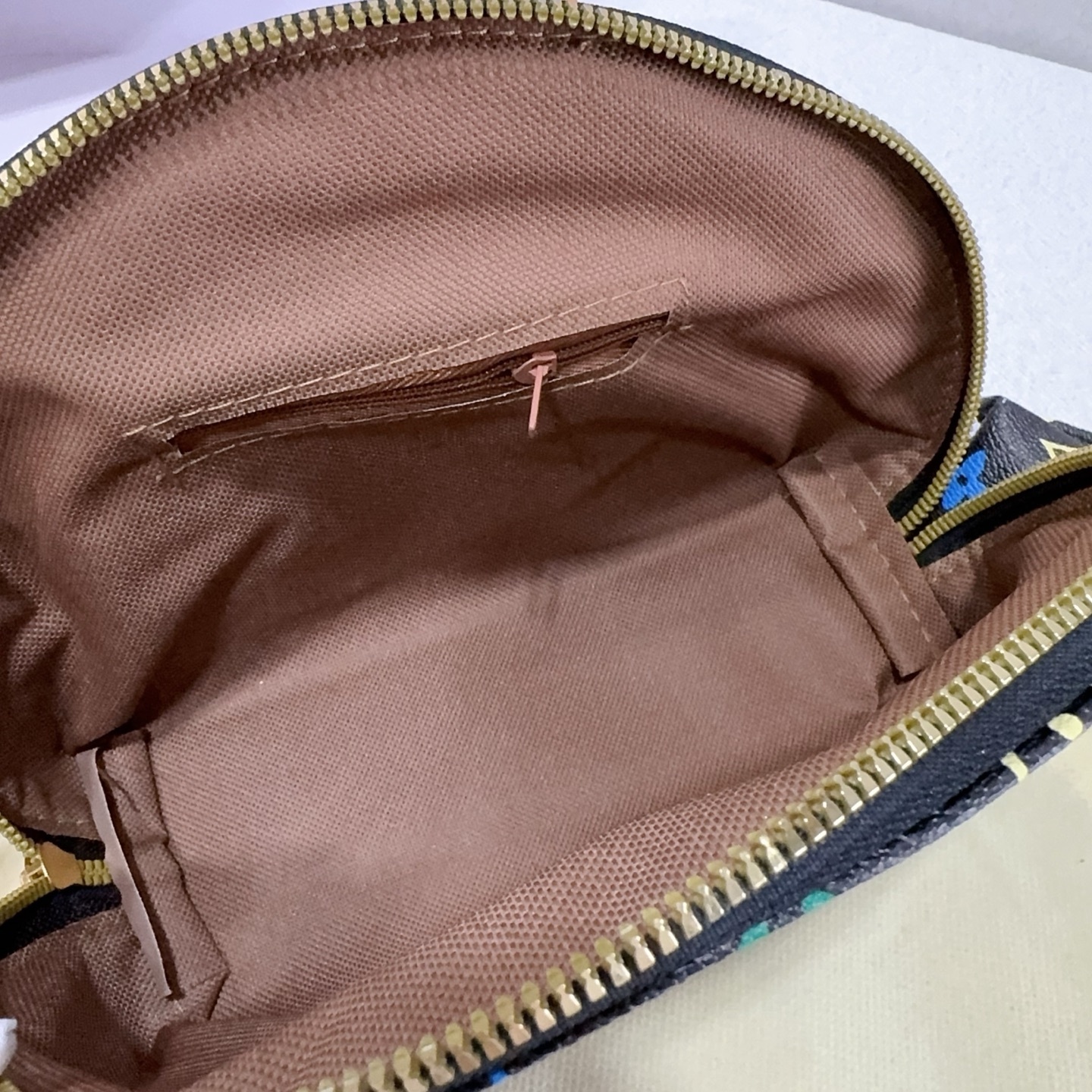 28$ LV 3083 Shoulder bag size 24x15x8 cm 7940 BY2977 gallery