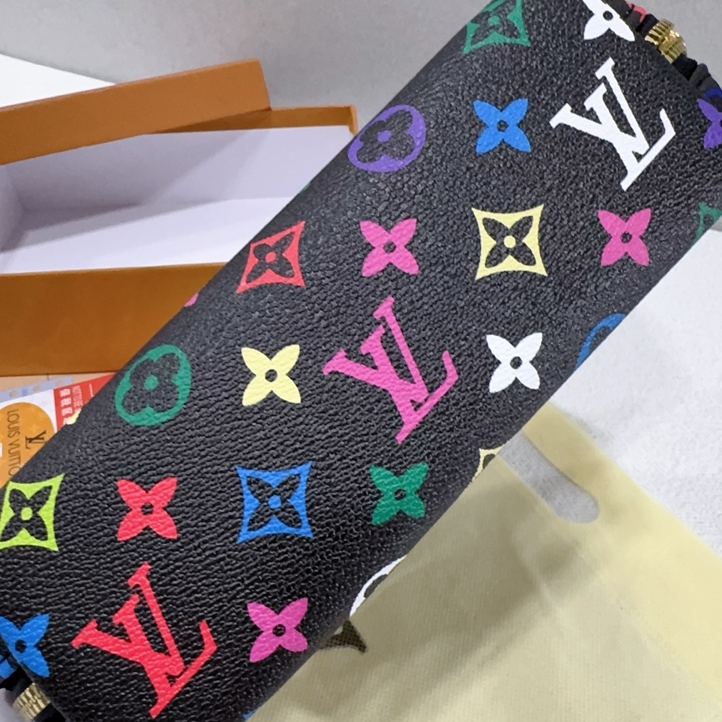 28$ LV 3083 Shoulder bag size 24x15x8 cm 7940 BY2977 gallery