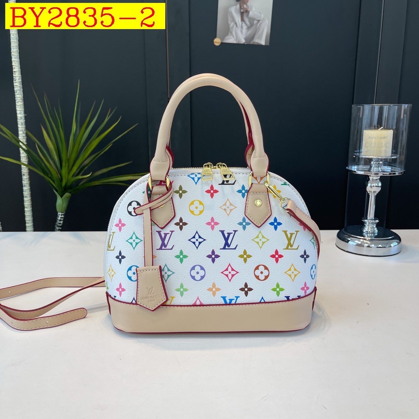 28$ LV 9012 Shoulder bag size 28X20X13 cm 5954 BY2835 gallery