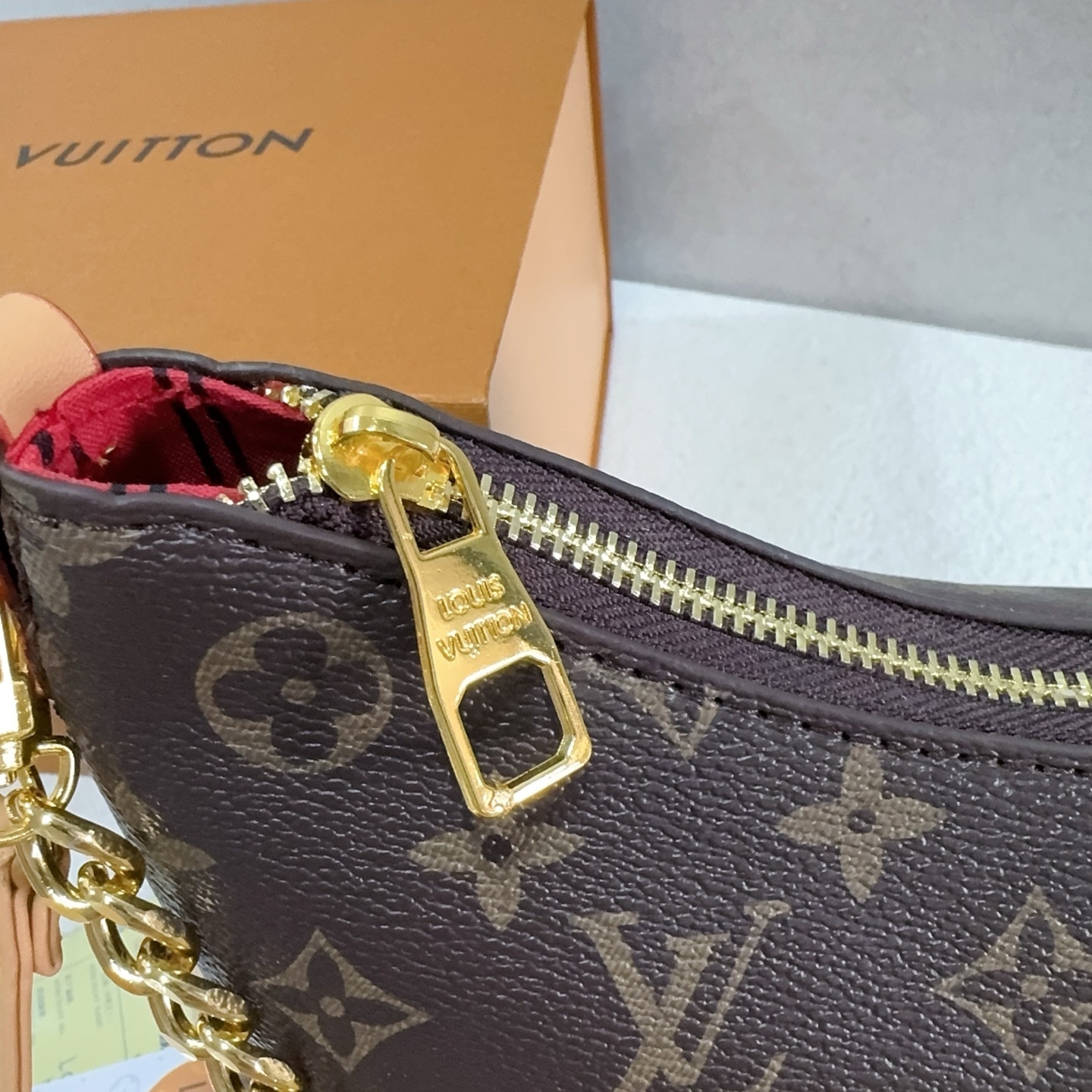 28$ LV 9018 Shoulder bag size 30x19x10 cm 5944 BY3523 gallery